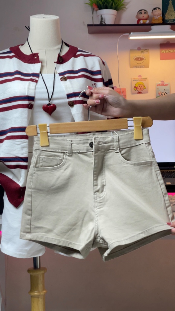 ខោកាប៊យខ្លី ពណ៍សាច់